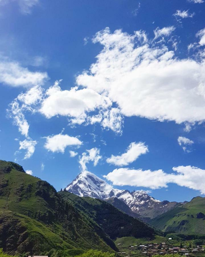 Sunny Mountain House Hotell Kazbegi Exteriör bild